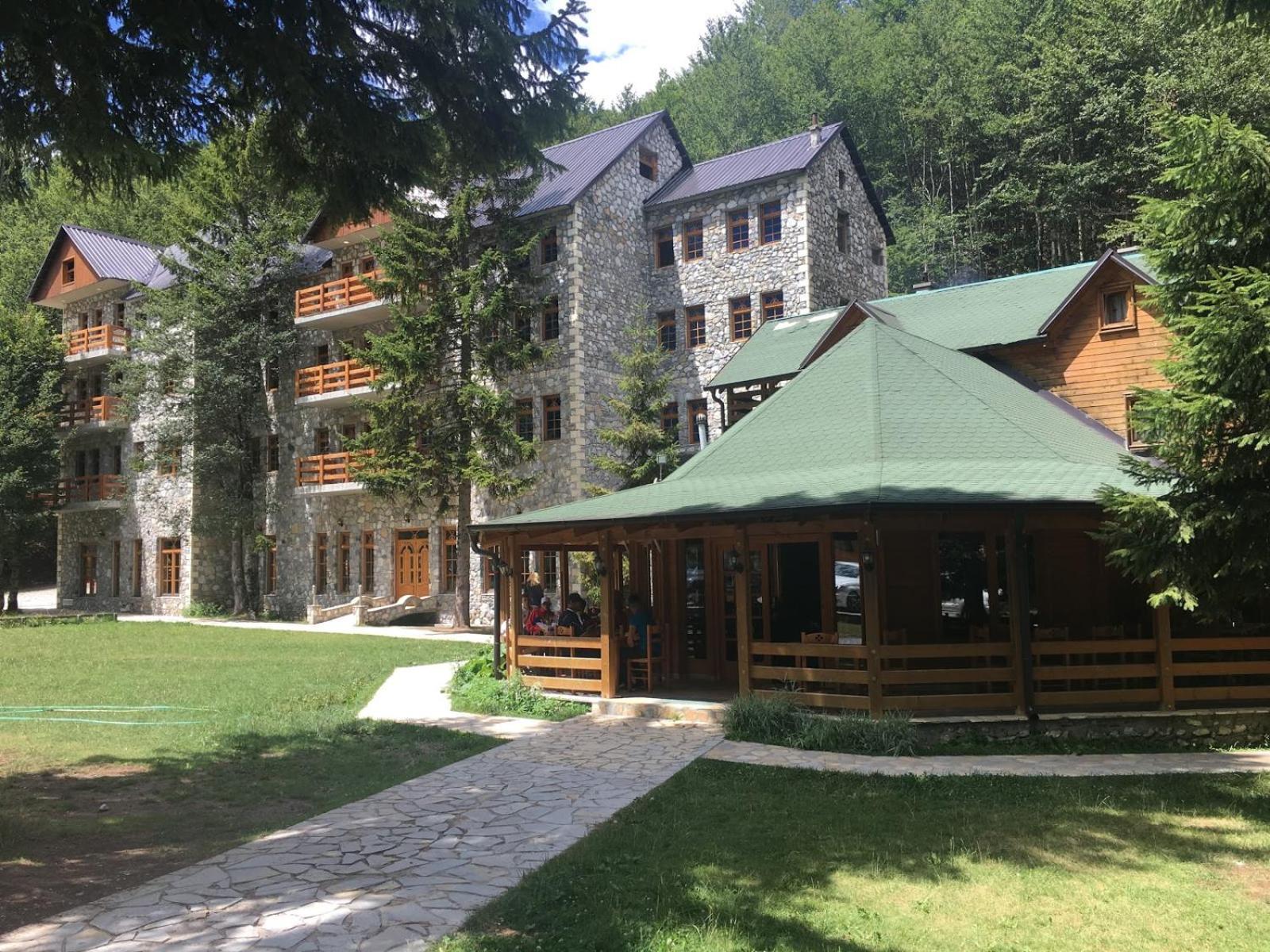 Fusha E Gjes Hotel Valbone Eksteriør bilde